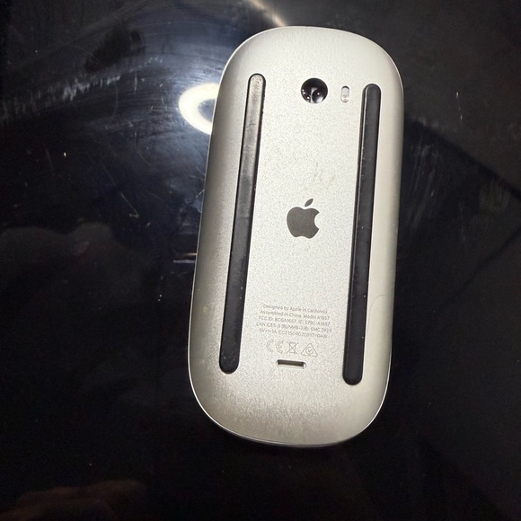 Apple Magic Mouse 2 - Picture 2 of 2